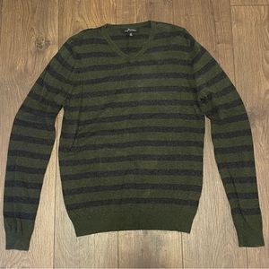 Marc Anthony green/grey sweater